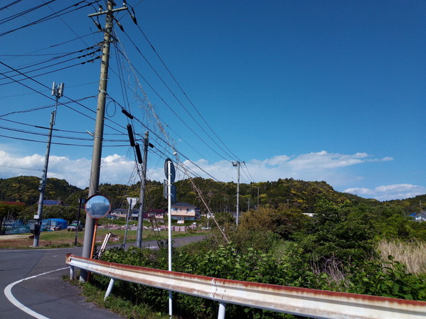 高い雲の壁が発達しながら真北から東北東へと移動を始めました