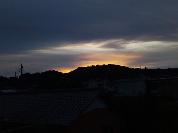 お天道様の上がられる位置が随分南寄りになって来ました。